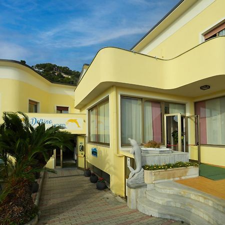 Hotel Delfino Лайджелия Екстериор снимка
