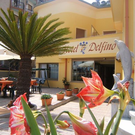 Hotel Delfino Лайджелия Екстериор снимка