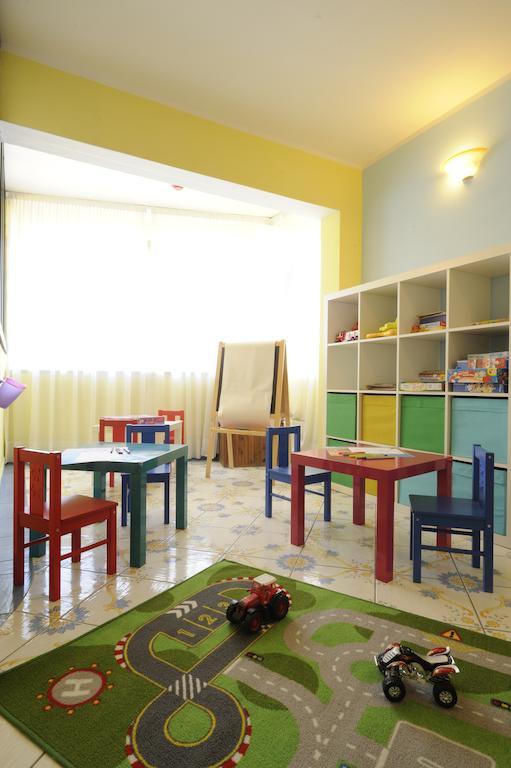 Hotel Delfino Лайджелия Екстериор снимка