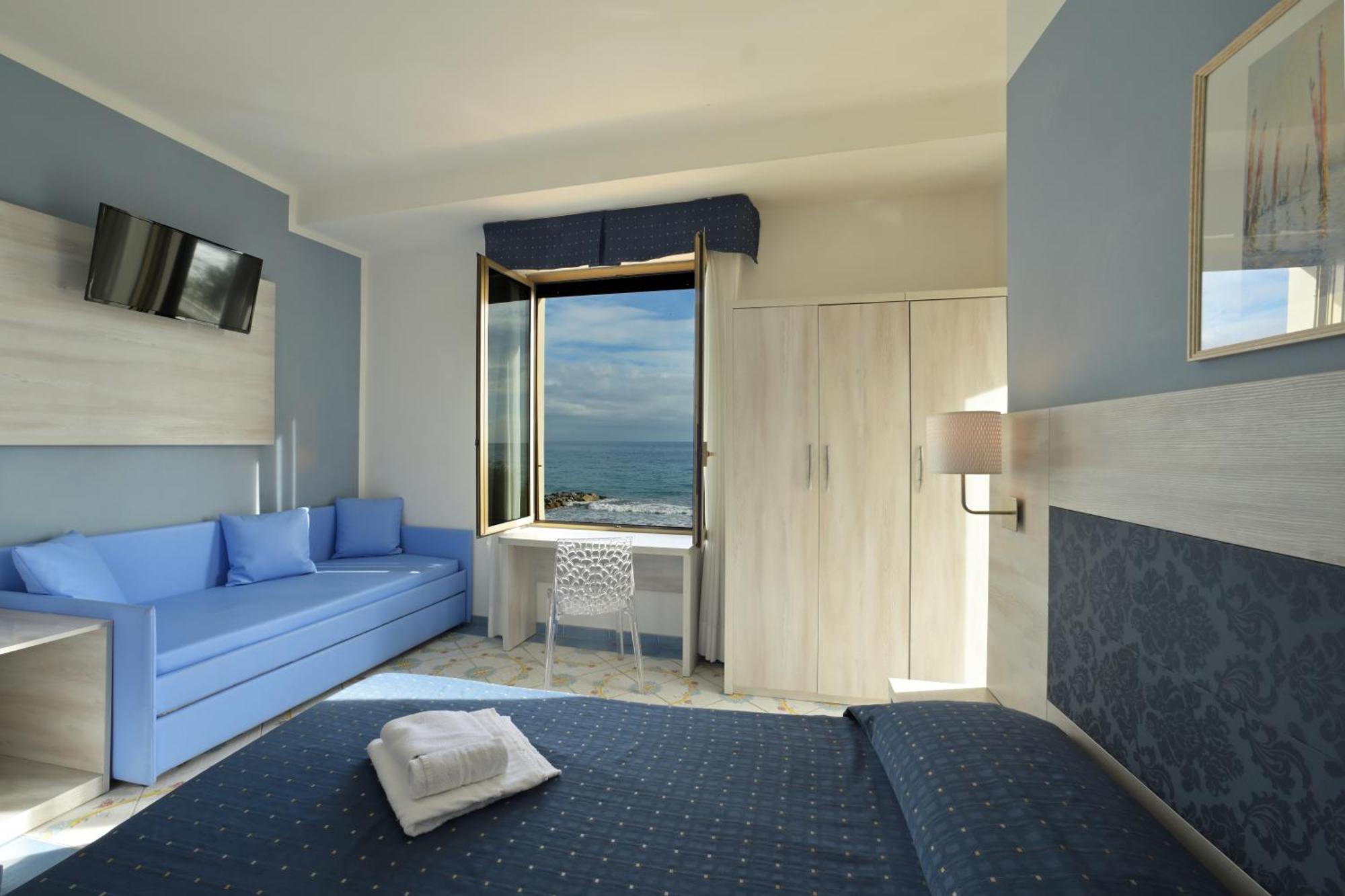 Hotel Delfino Лайджелия Екстериор снимка