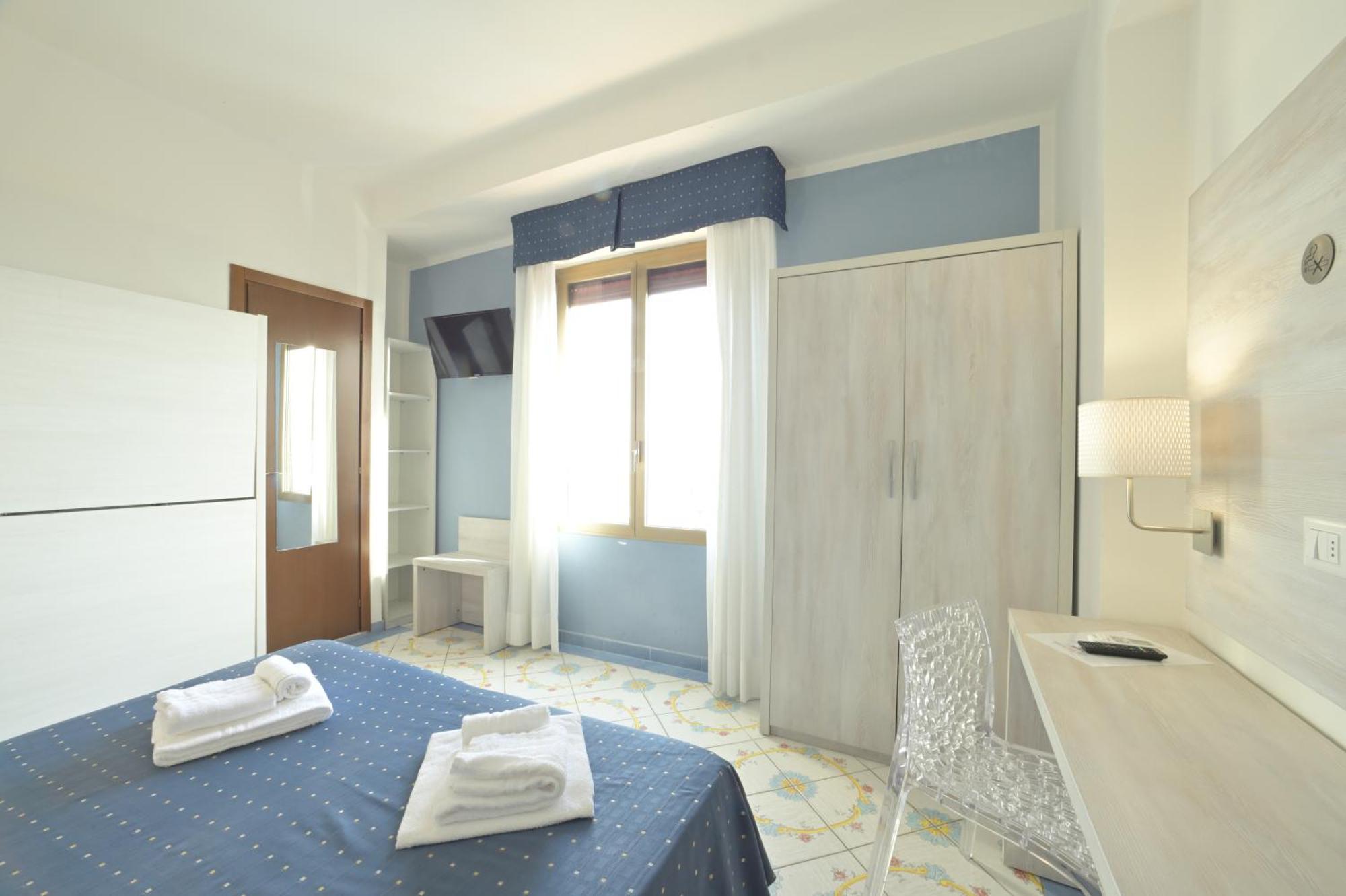 Hotel Delfino Лайджелия Екстериор снимка