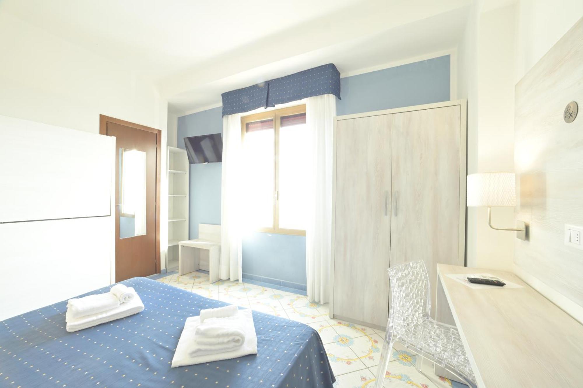 Hotel Delfino Лайджелия Екстериор снимка