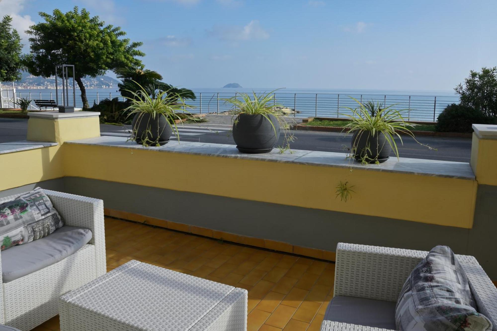 Hotel Delfino Лайджелия Екстериор снимка
