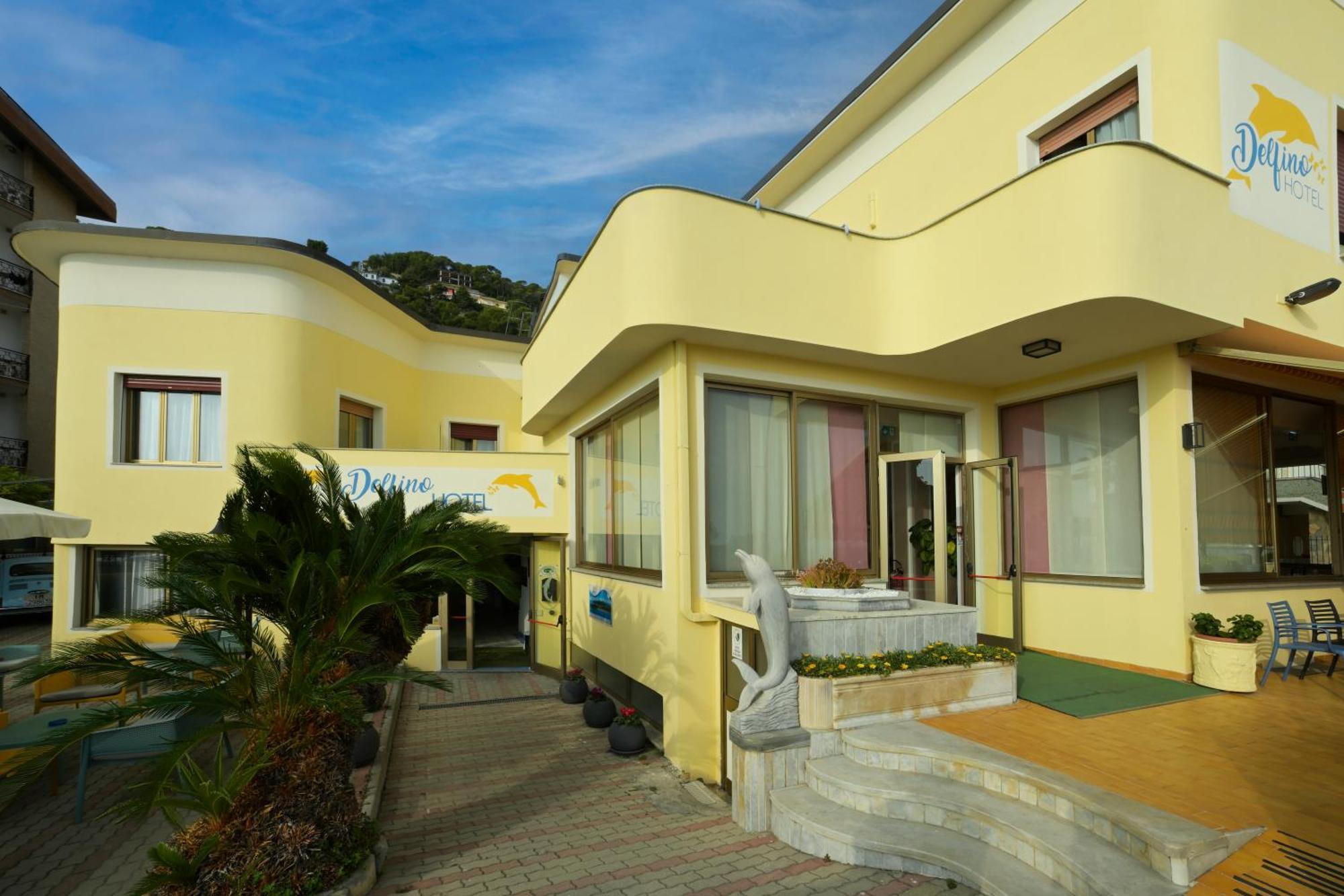 Hotel Delfino Лайджелия Екстериор снимка