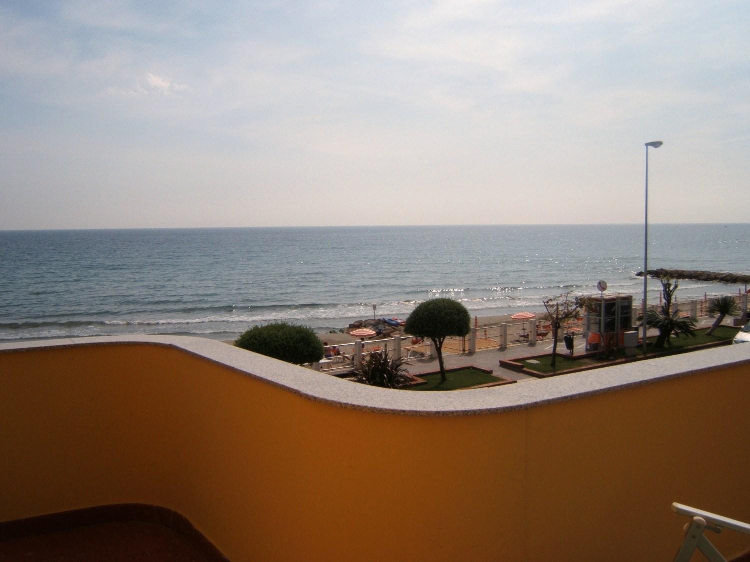 Hotel Delfino Лайджелия Екстериор снимка