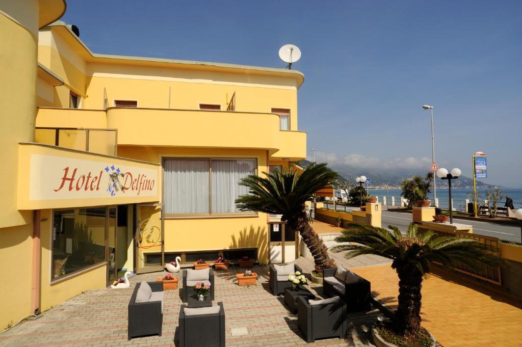 Hotel Delfino Лайджелия Екстериор снимка