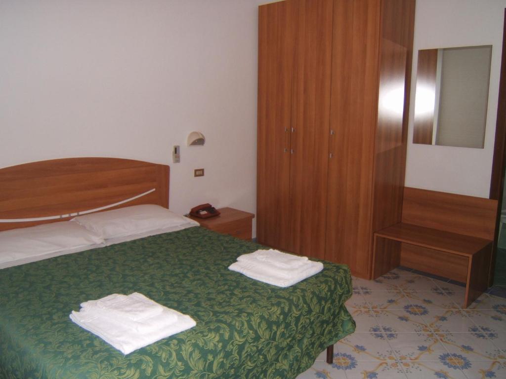 Hotel Delfino Лайджелия Екстериор снимка